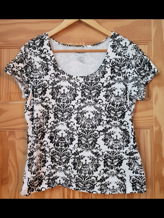 Bridgewater Studio Tops - Bridgewater Studio Black and White Scoop Neck Short Sleeve Tee - Size 1X